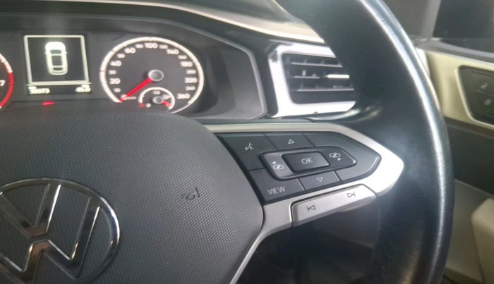 2022 Volkswagen VIRTUS HIGHLINE TSI 1.0 MT, Petrol, Manual, 30,373 km, interior