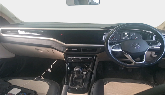 2022 Volkswagen VIRTUS HIGHLINE TSI 1.0 MT, Petrol, Manual, 30,373 km, interior