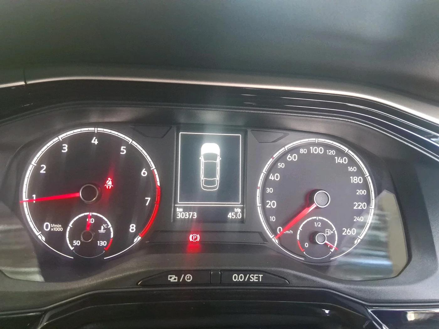 2022 Volkswagen VIRTUS HIGHLINE TSI 1.0 MT, Petrol, Manual, 30,373 km, interior