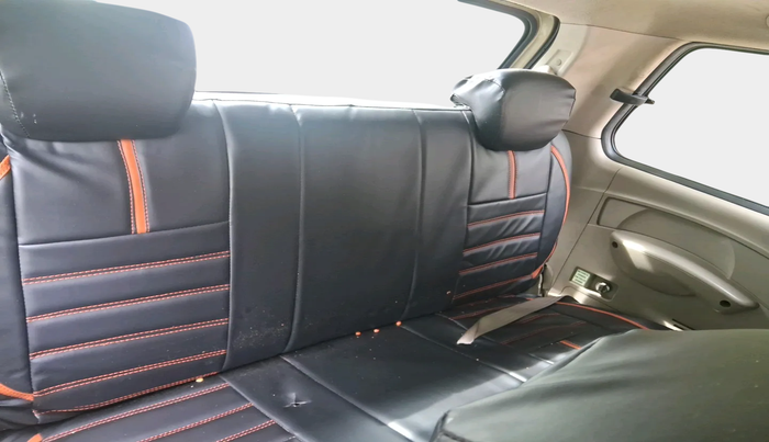 2010 Mahindra Xylo D2 BS III, Diesel, Manual, 84,275 km, interior