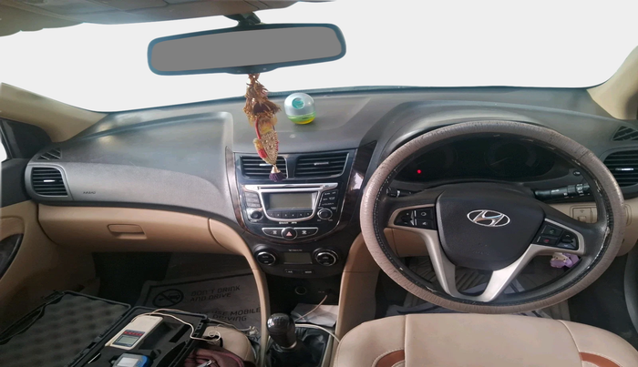 2011 Hyundai Verna FLUIDIC 1.6 VTVT SX, Petrol, Manual, 82,348 km, interior