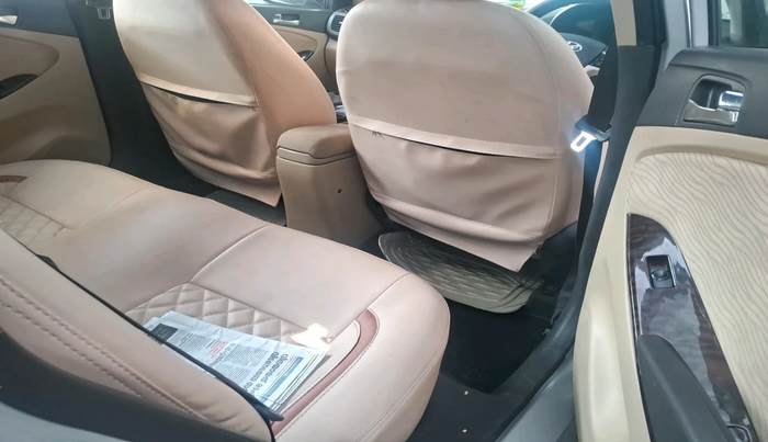 2011 Hyundai Verna FLUIDIC 1.6 VTVT SX, Petrol, Manual, 82,348 km, interior