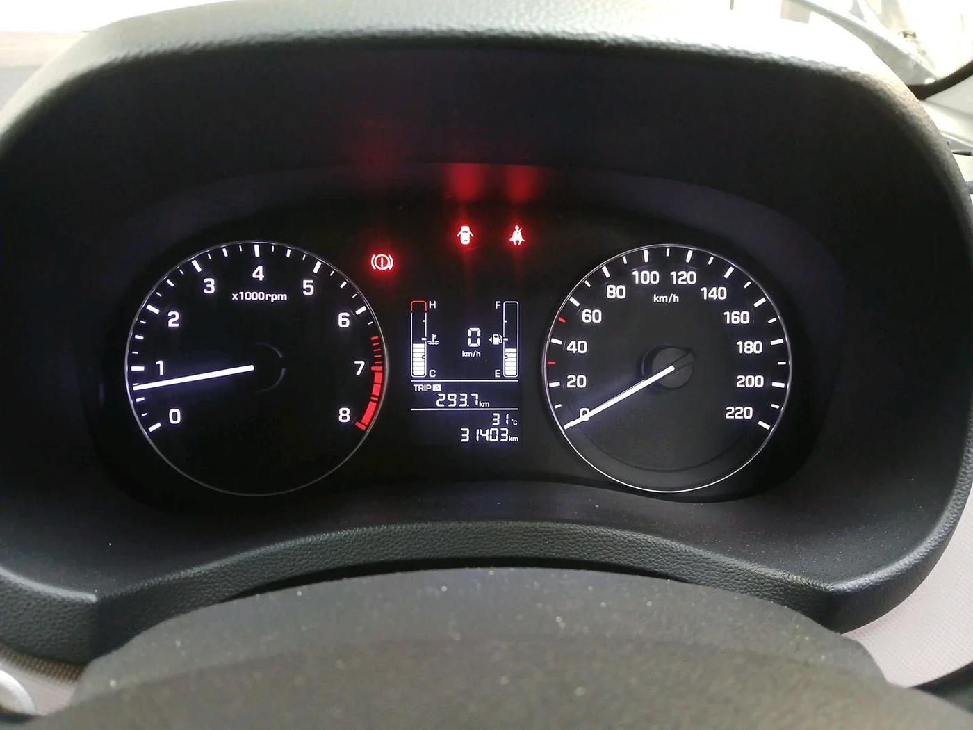 2017 Hyundai Creta SX PLUS 1.6 PETROL, Petrol, Manual, 31,403 km, interior