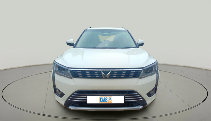 2022 Mahindra XUV300 W8 (O) 1.2 PETROL AMT, Petrol, Automatic, 13,086 km, exterior