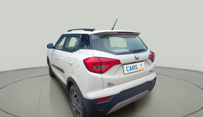 2022 Mahindra XUV300 W8 (O) 1.2 PETROL AMT, Petrol, Automatic, 13,086 km, exterior