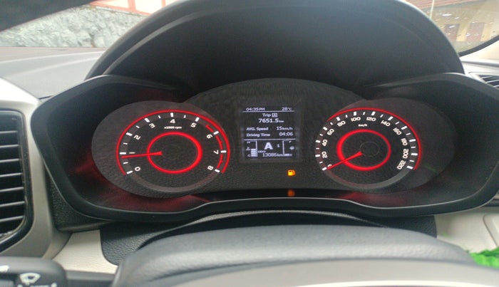 2022 Mahindra XUV300 W8 (O) 1.2 PETROL AMT, Petrol, Automatic, 13,086 km, interior