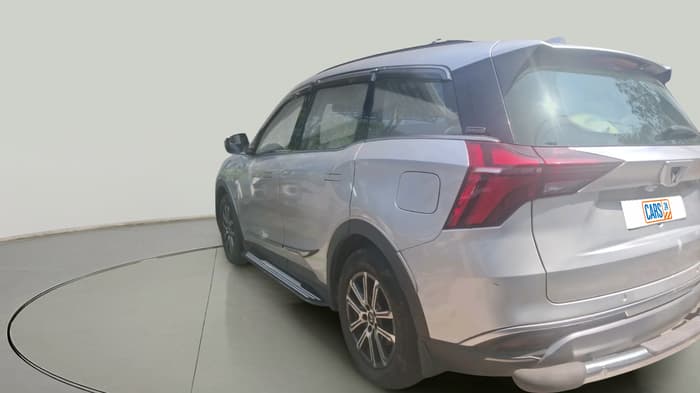 2021 Mahindra XUV700 AX 7 P AT 7 STR, CNG, Automatic, 32,879 km, exterior