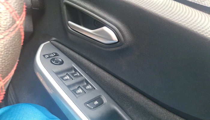 2022 Nissan MAGNITE XV PREMIUM TURBO CVT, Petrol, Automatic, 29,860 km, interior