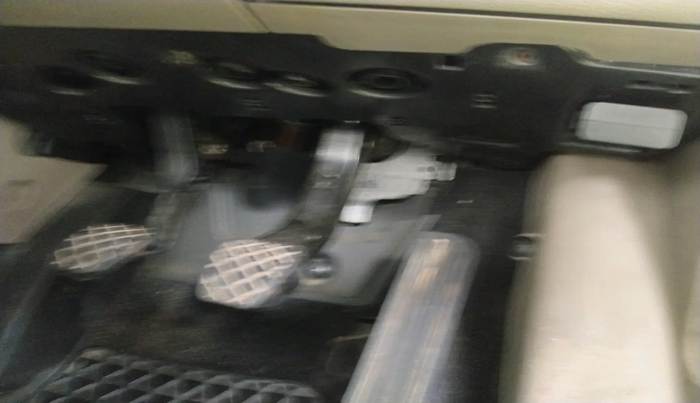 2010 Volkswagen Jetta TRENDLINE 2.0L TDI, Diesel, Manual, 1,00,740 km, interior