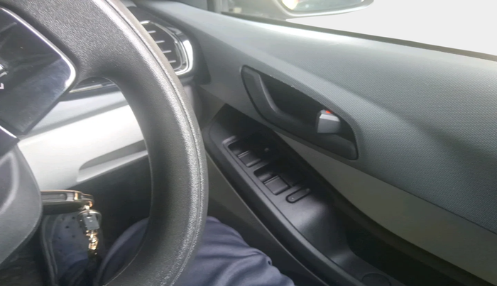 2025 Tata Tiago XZA, Petrol, Automatic, 4,980 km, interior