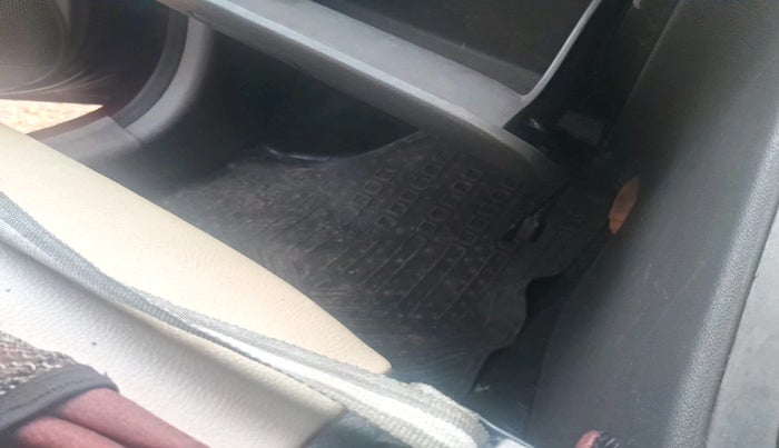 2014 Hyundai i10 SPORTZ 1.1, Petrol, Manual, 81,917 km, interior