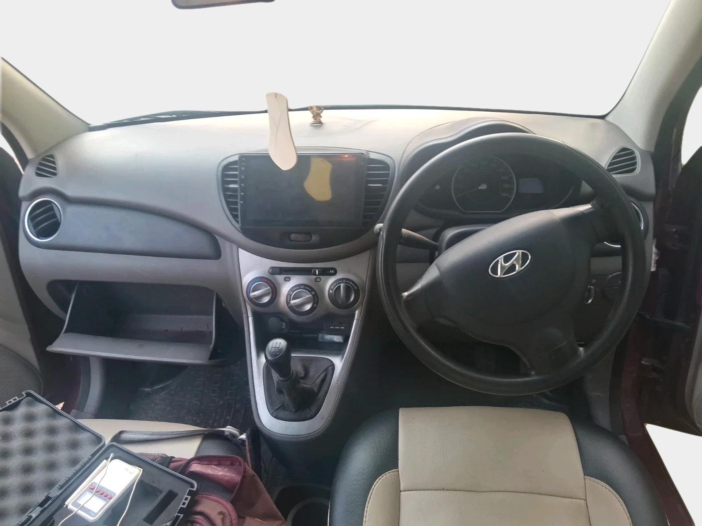 2014 Hyundai i10 SPORTZ 1.1, Petrol, Manual, 84,000 km, interior