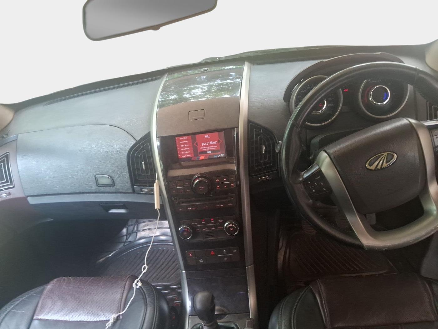 2012 Mahindra XUV500 W8, Diesel, Manual, 1,71,310 km, interior