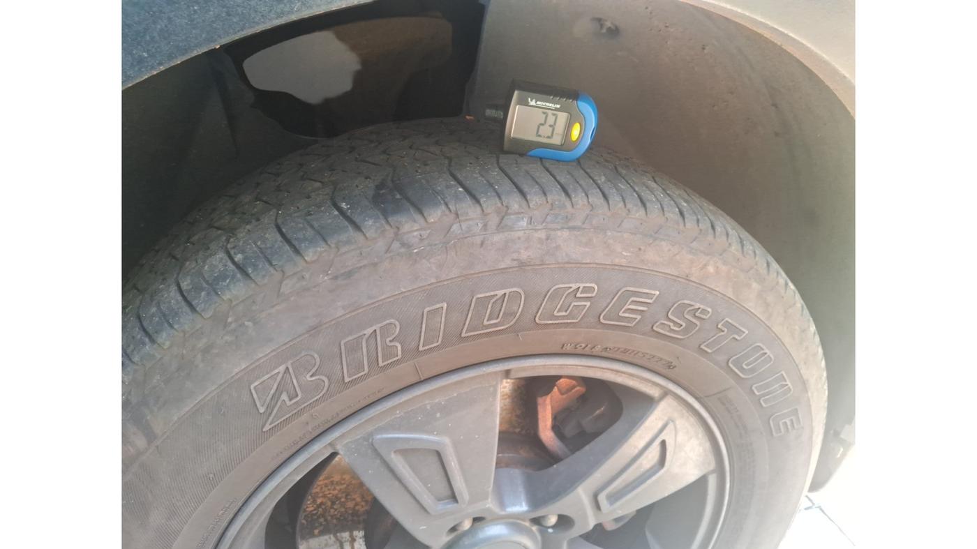 2012 Mahindra XUV500 W8, Diesel, Manual, 1,71,310 km, tyre
