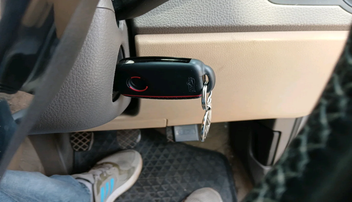 2016 Volkswagen Vento HIGHLINE 1.6 MPI, Petrol, Manual, 83,394 km, interior