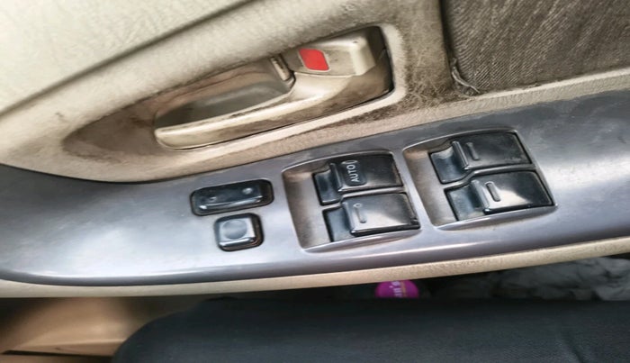 2012 Toyota Innova GX 2.5 8 STR, Diesel, Manual, 4,20,174 km, interior