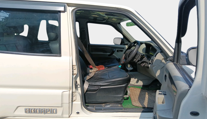 2019 Mahindra Scorpio S5, Diesel, Manual, 1,94,407 km, interior