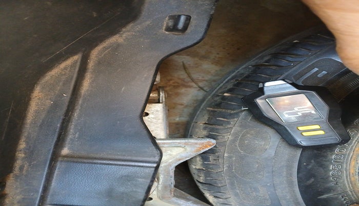 2017 Maruti Dzire ZDI, Diesel, Manual, 1,76,587 km, tyre