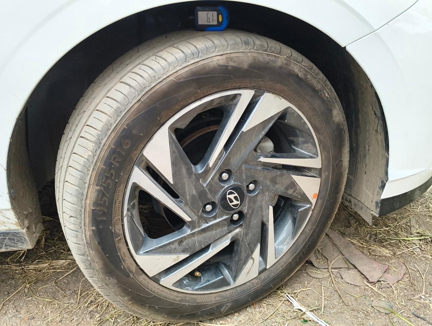2021 Hyundai NEW I20 ASTA (O) 1.0 TURBO GDI DCT, Petrol, Automatic, 17,700 km, tyre