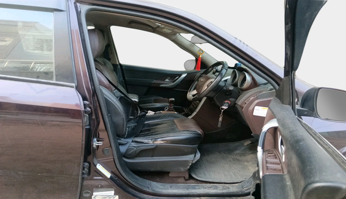 2014 Mahindra XUV500 W8, Diesel, Manual, 70,537 km, interior