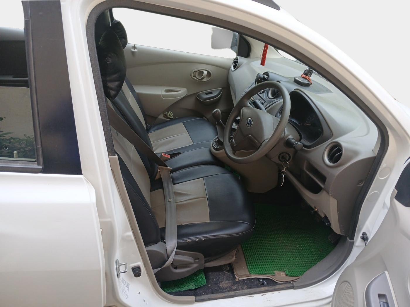 2015 Datsun Go Plus T, Petrol, Manual, 47,771 km, interior