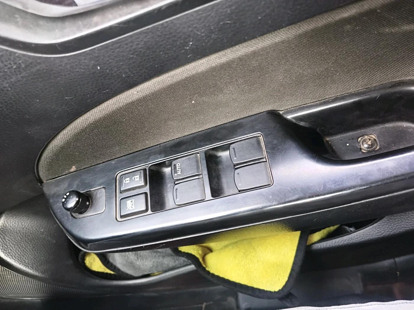 2013 Maruti Swift VXI, Petrol, Manual, 67,402 km, interior