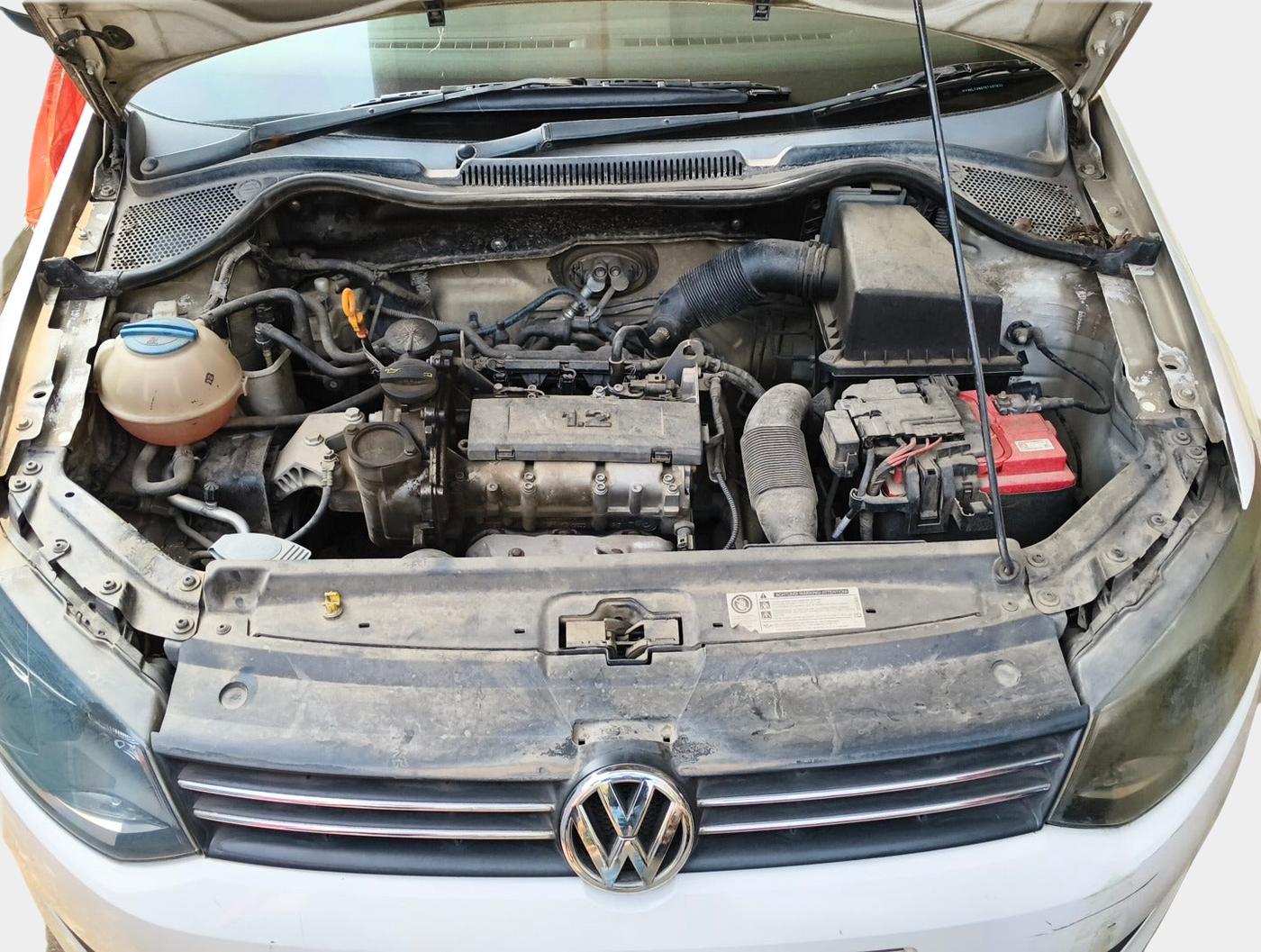 2013 Volkswagen Polo HIGHLINE1.2L, Petrol, Manual, 51,419 km, exterior