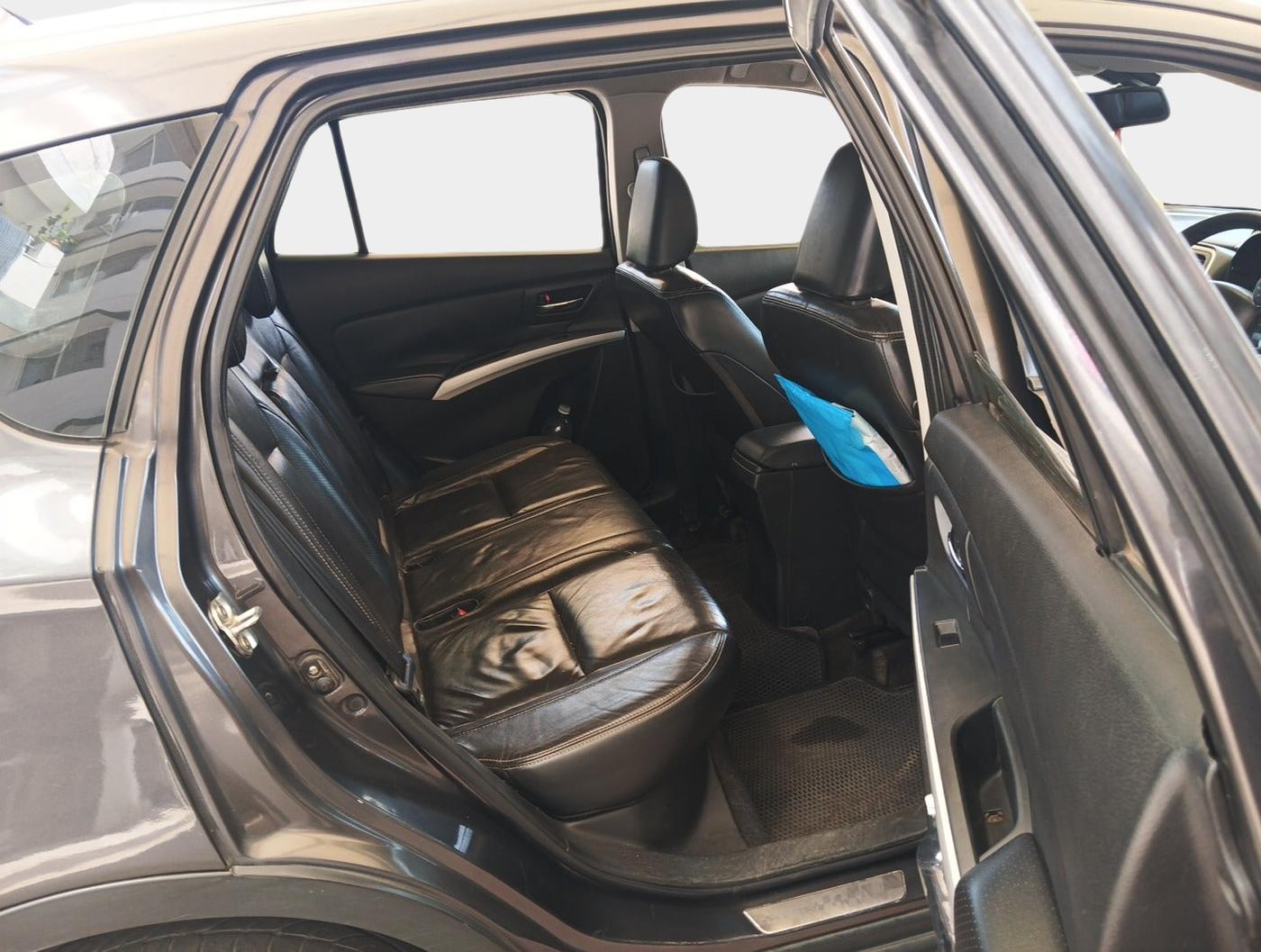 2016 Maruti S Cross ALPHA 1.3, Diesel, Manual, 1,76,429 km, interior