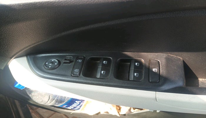 2023 Hyundai VENUE S(O) 1.2, Petrol, Manual, 17,370 km, interior