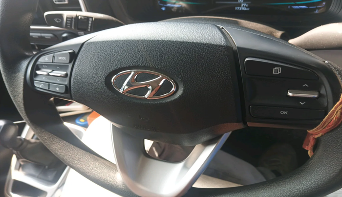 2023 Hyundai VENUE S(O) 1.2, Petrol, Manual, 17,370 km, interior