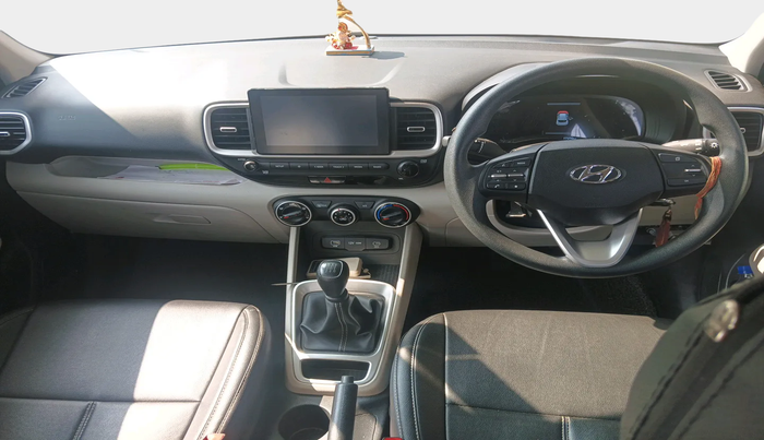2023 Hyundai VENUE S(O) 1.2, Petrol, Manual, 17,370 km, interior
