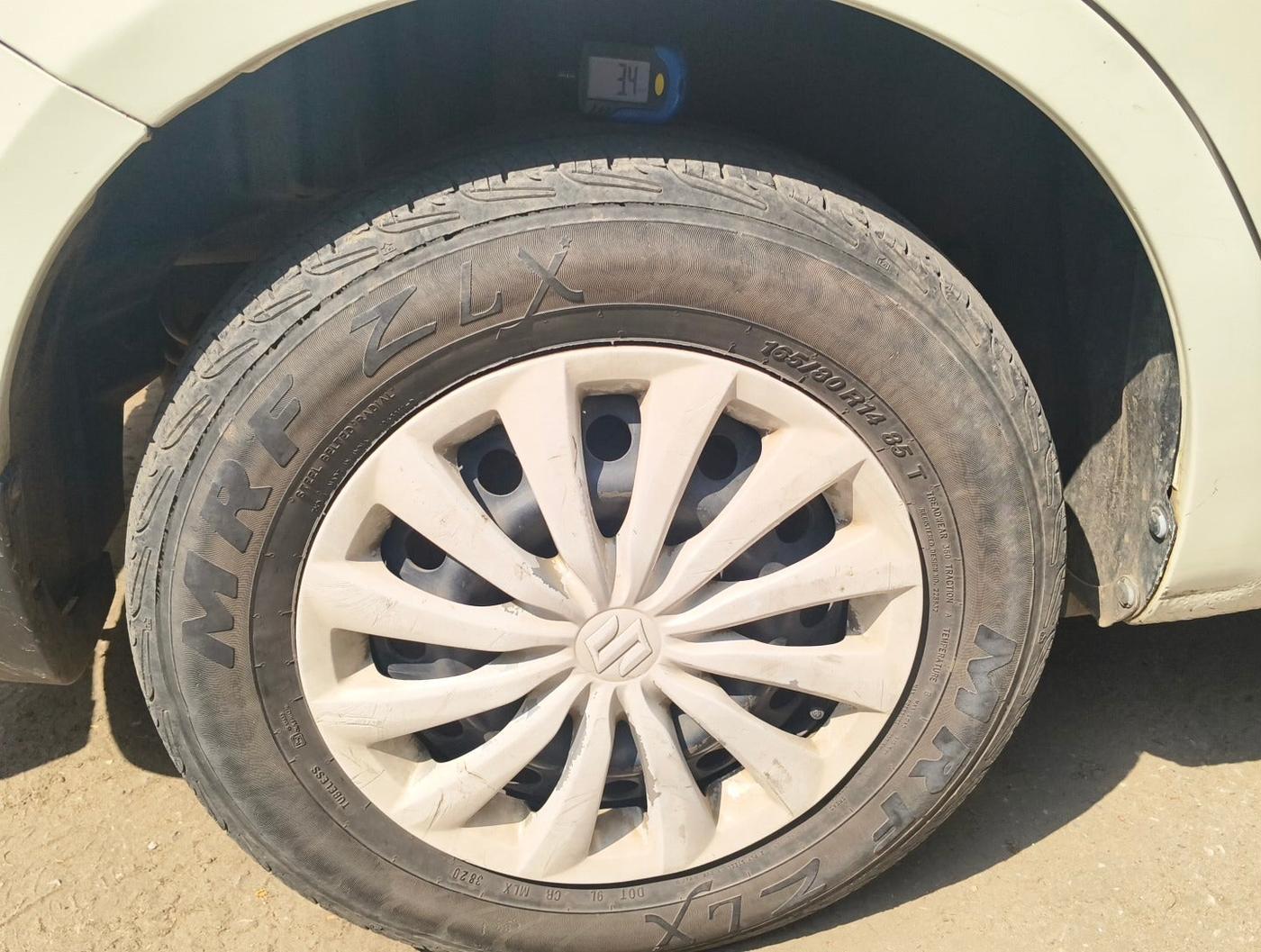 2016 Maruti Swift Dzire VDI ABS, Diesel, Manual, 1,17,943 km, tyre