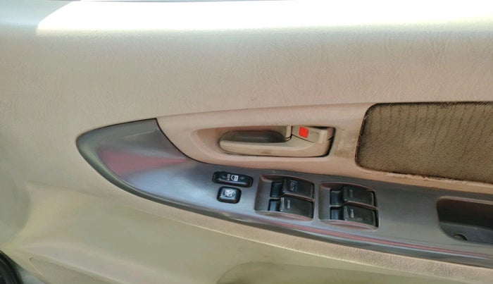 2012 Toyota Innova GX 2.5 7 STR, Diesel, Manual, 93,313 km, interior