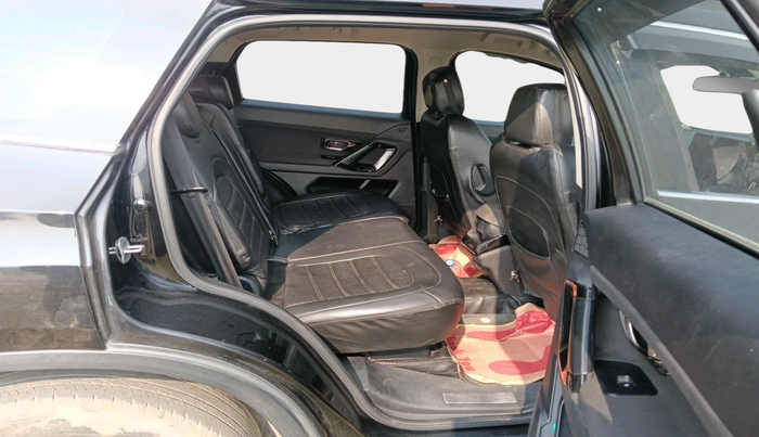 2023 Tata Safari XT PLUS DARK EDITION, Diesel, Manual, 75,969 km, interior