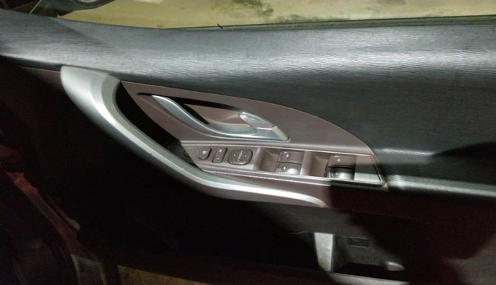 2014 Mahindra XUV500 W6, Diesel, Manual, 52,041 km, interior