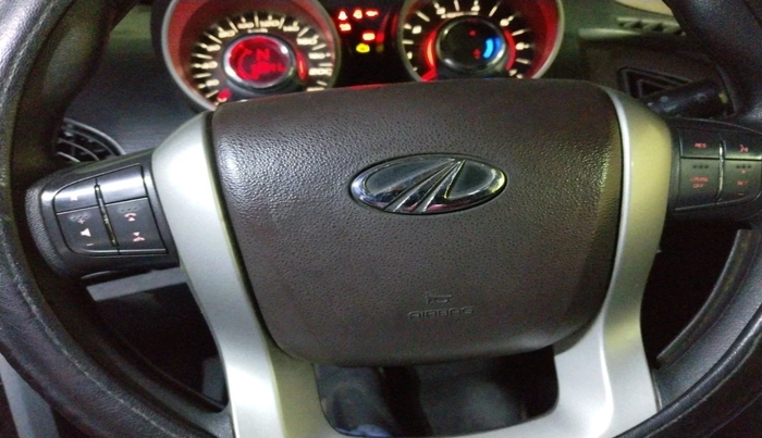 2014 Mahindra XUV500 W6, Diesel, Manual, 52,041 km, interior