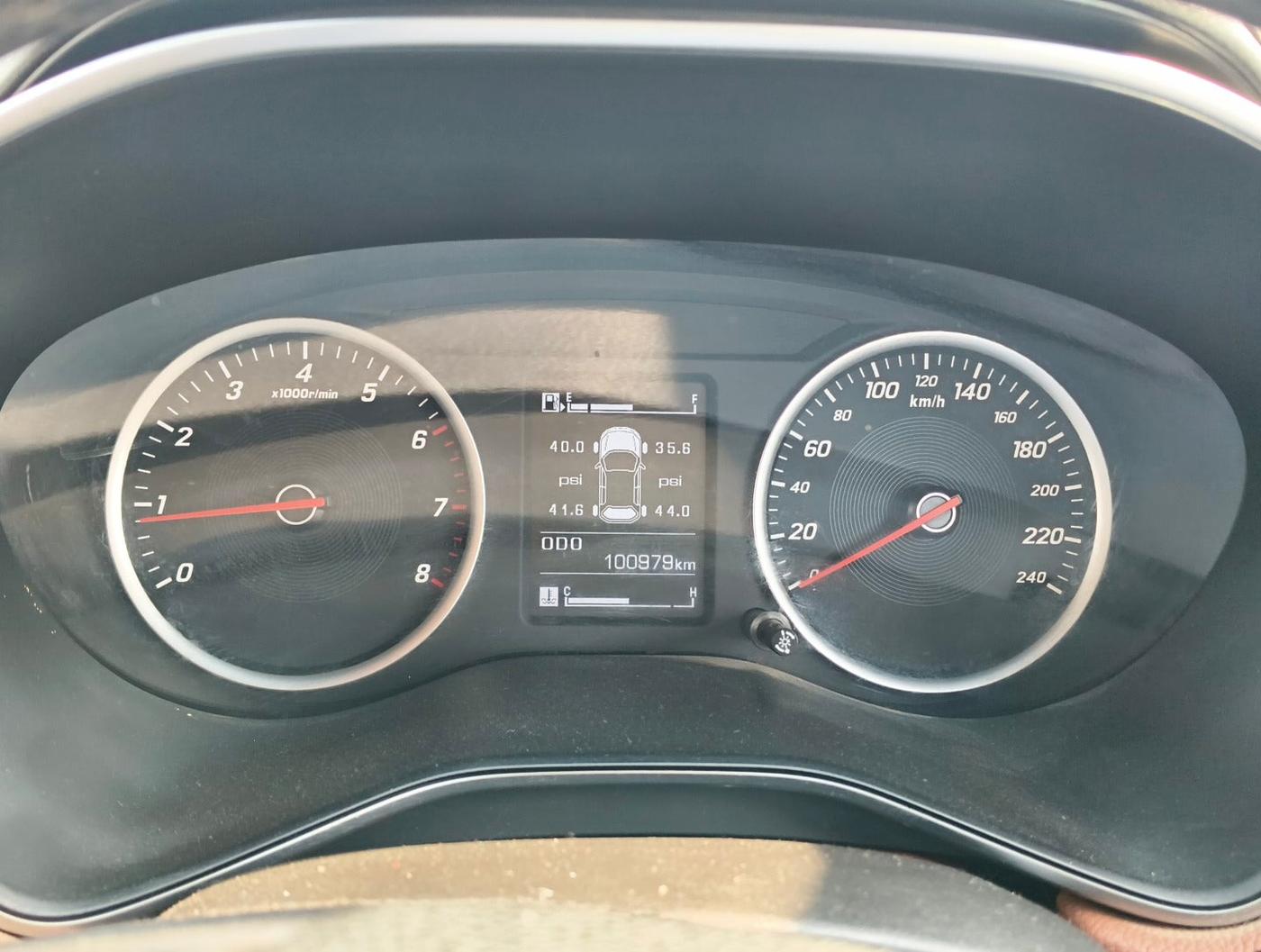2021 MG HECTOR PLUS SELECT 2.0 DIESEL TURBO MT 7-STR, Diesel, Manual, 1,00,979 km, interior