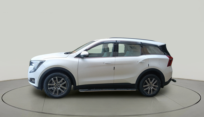 2024 Mahindra XUV700 AX 7 LUXURY D AT 7 STR, Diesel, Automatic, 26,873 km, exterior
