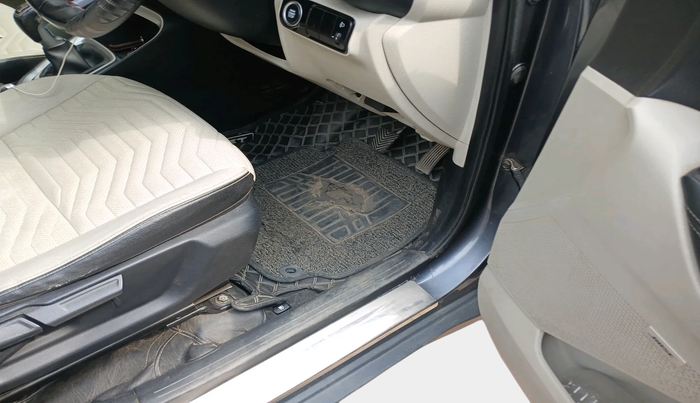 2021 KIA SONET HTX PLUS 1.0 IMT, Petrol, Manual, 61,595 km, interior