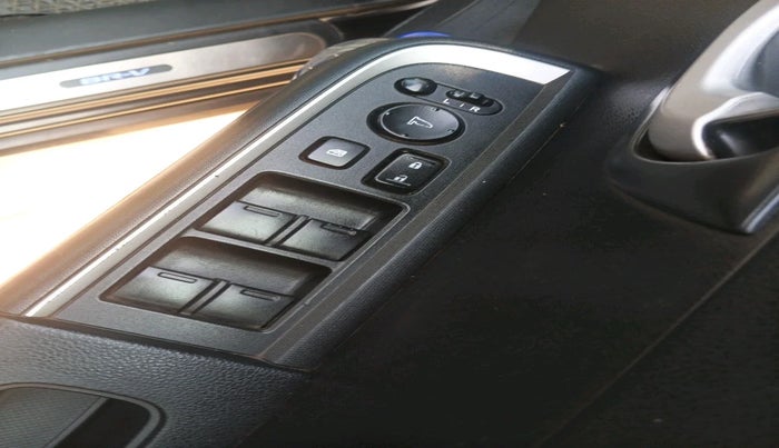 2017 Honda BR-V 1.5L I- DTEC V, Diesel, Manual, 2,33,965 km, interior