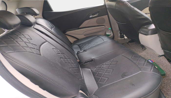 2021 Mahindra XUV300 W8 (O) 1.2 PETROL, Petrol, Manual, 24,146 km, interior