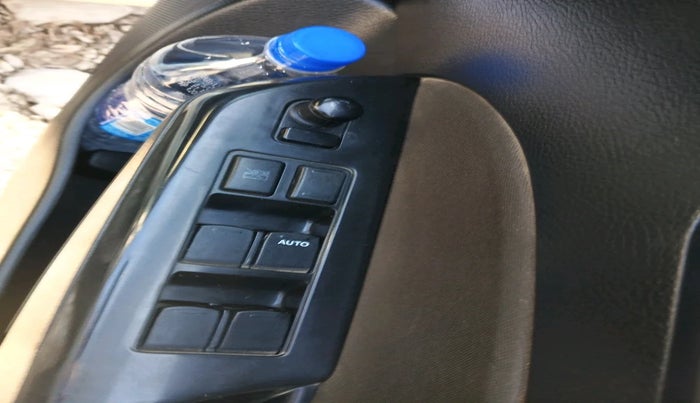 2015 Maruti Swift VXI, Petrol, Manual, 71,457 km, interior