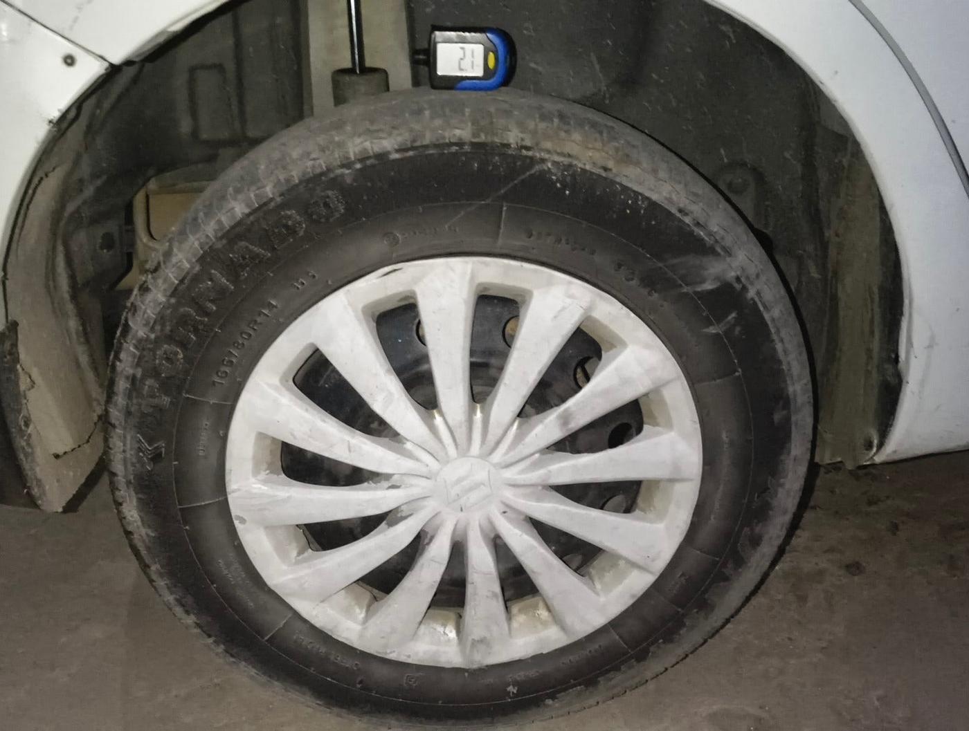 2017 Maruti Swift Dzire VDI ABS, Diesel, Manual, 1,65,552 km, tyre