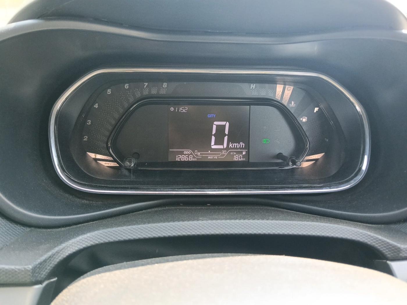 2023 Tata NEXON XM SUNROOF PETROL, Petrol, Manual, 12,868 km, interior