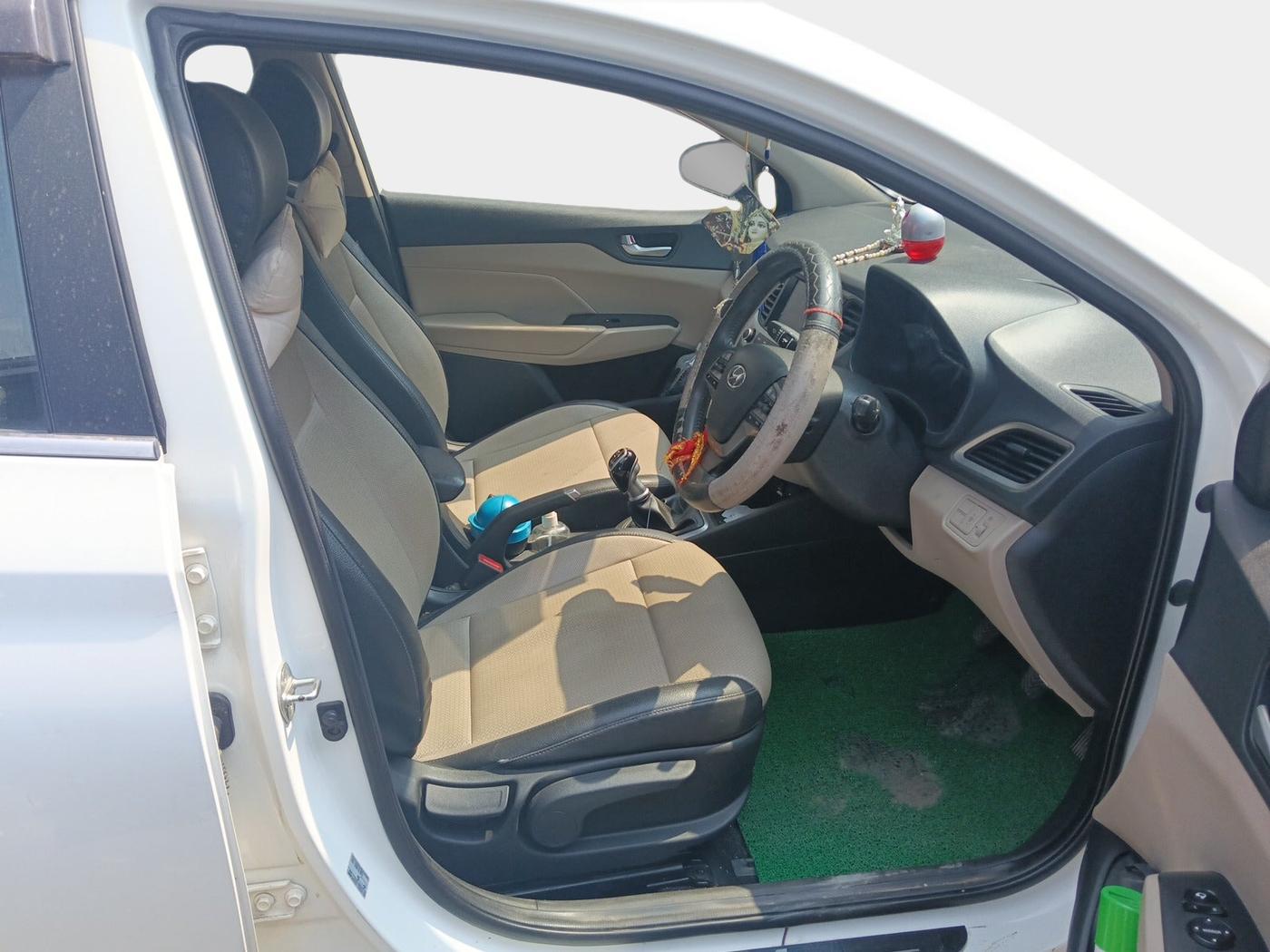 2018 Hyundai Verna 1.6 VTVT SX O, Petrol, Manual, 63,180 km, interior