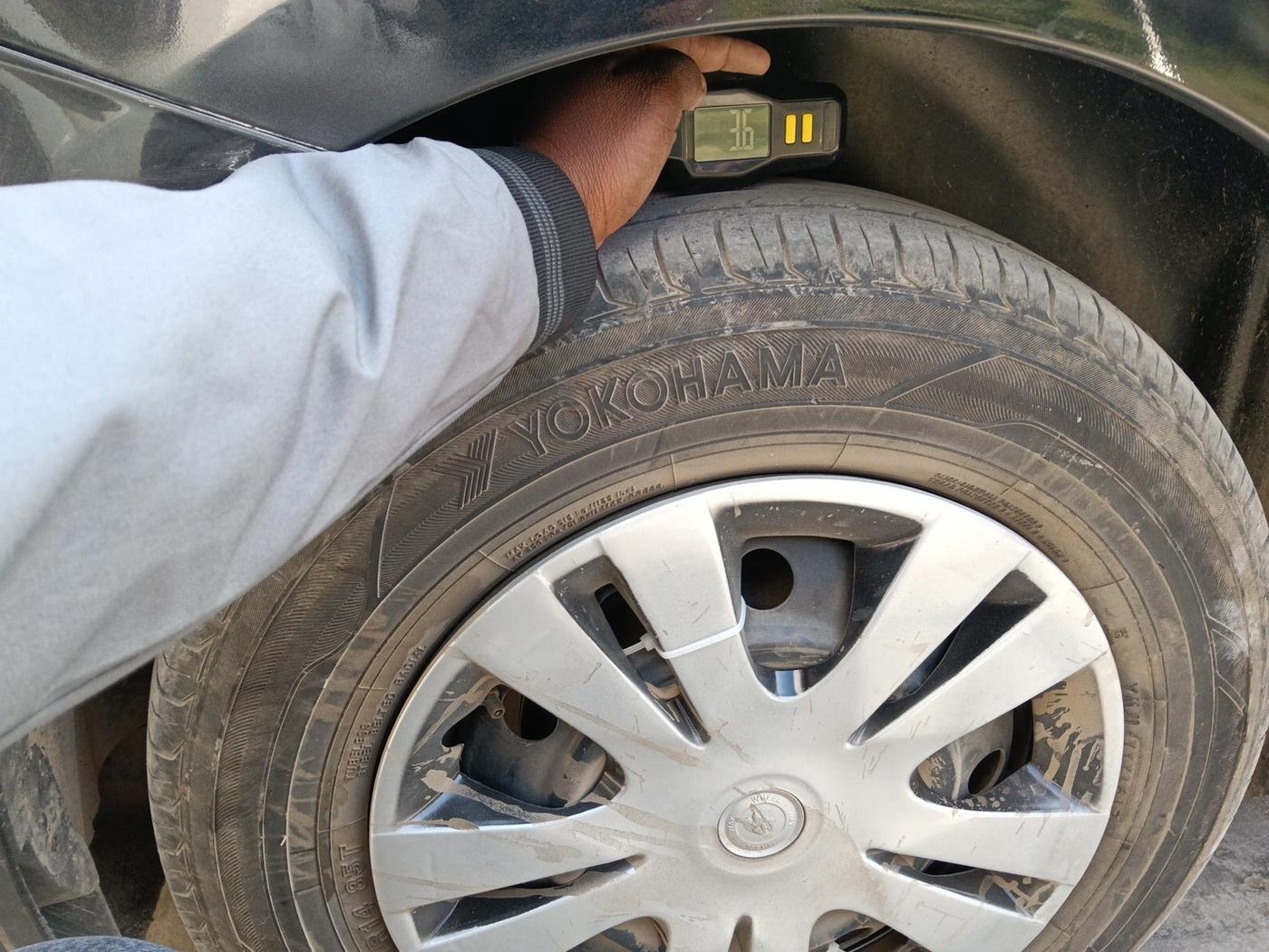 2010 Maruti Swift Dzire VXI, Petrol, Manual, 60,508 km, tyre