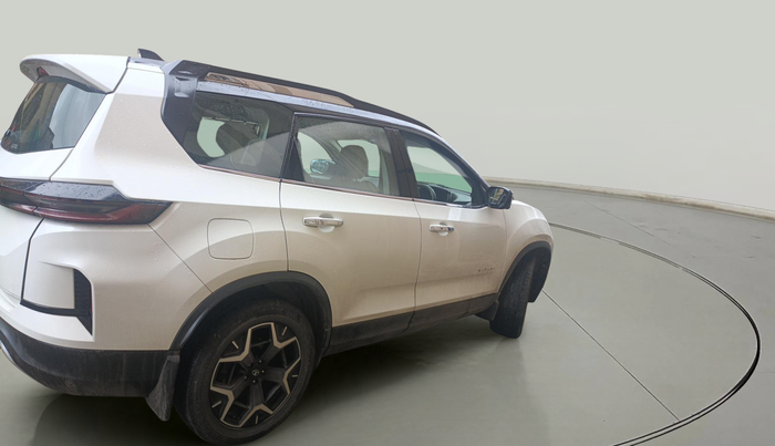 2024 Tata Safari ACCOMPLISHED PLUS 6 STR DUAL TONE AT, Diesel, Automatic, 48,500 km, exterior