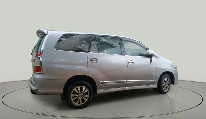 2015 Toyota Innova 2.5 VX 7 STR, Diesel, Manual, 1,40,603 km, exterior