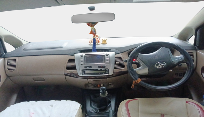 2015 Toyota Innova 2.5 VX 7 STR, Diesel, Manual, 1,40,603 km, interior