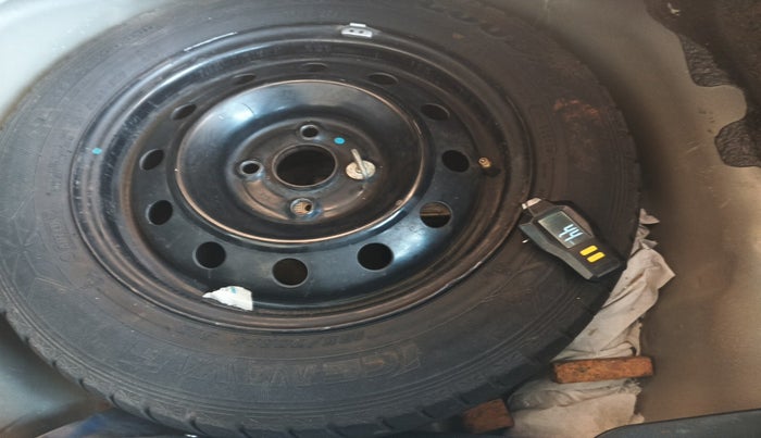 2012 Maruti Swift Dzire VDI, Diesel, Manual, 1,58,534 km, tyre